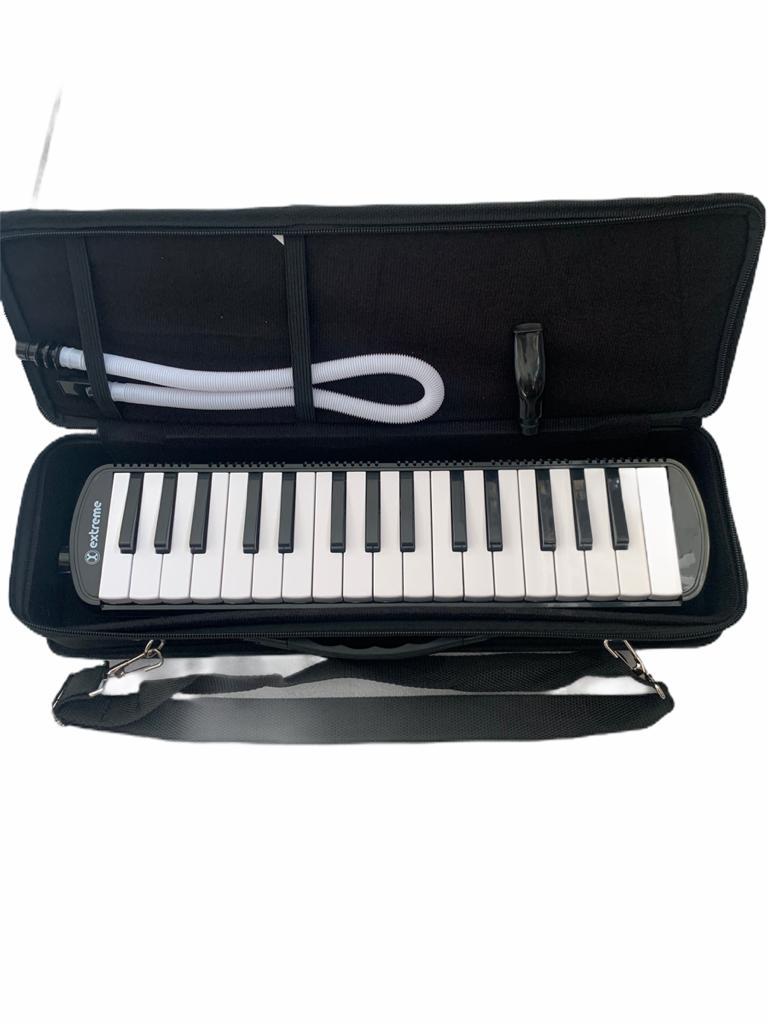 Melodica Extreme 32 Teclas 2 1/2 Octavas Estuche con Cierre Negra